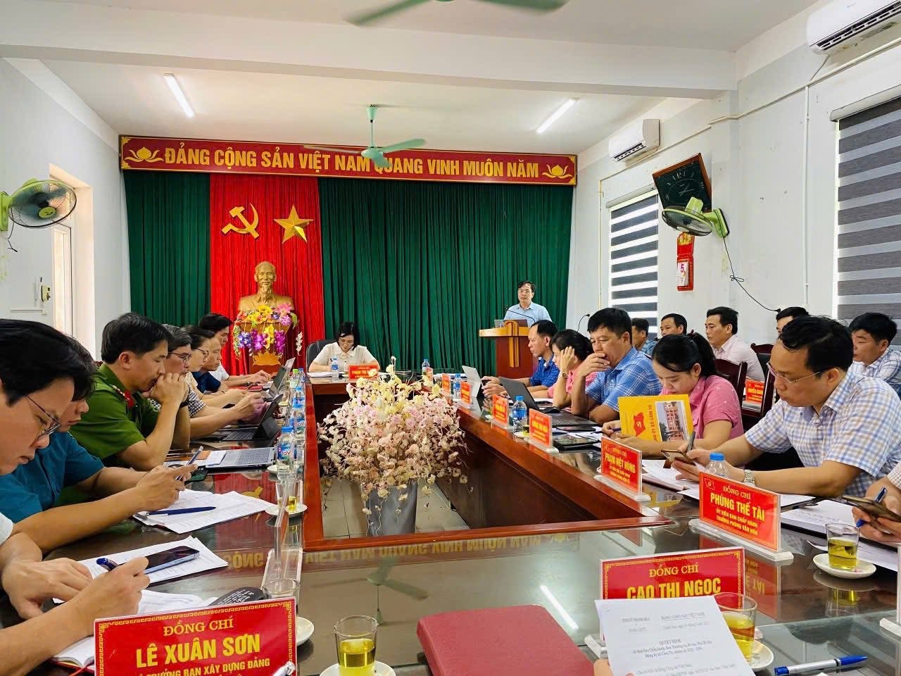 Anh-tin-bai
